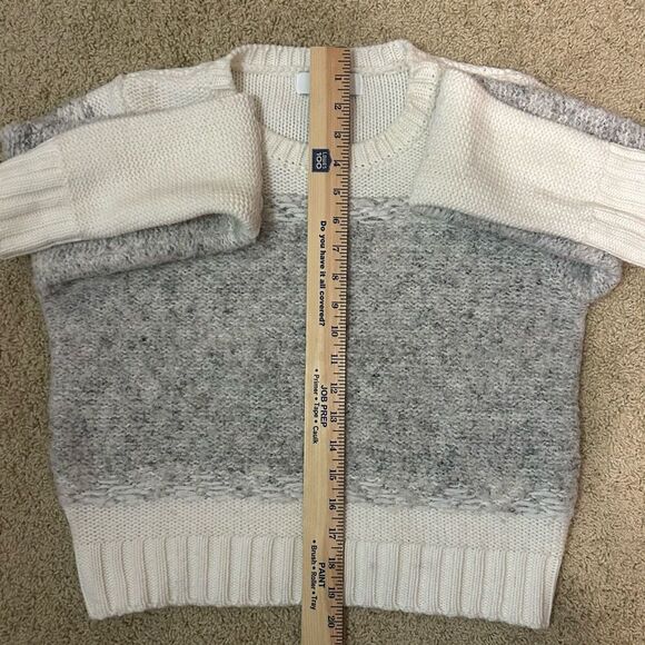 John + Jenn fuzzy gray cream wool blend sweater size S - Picture 8 of 8